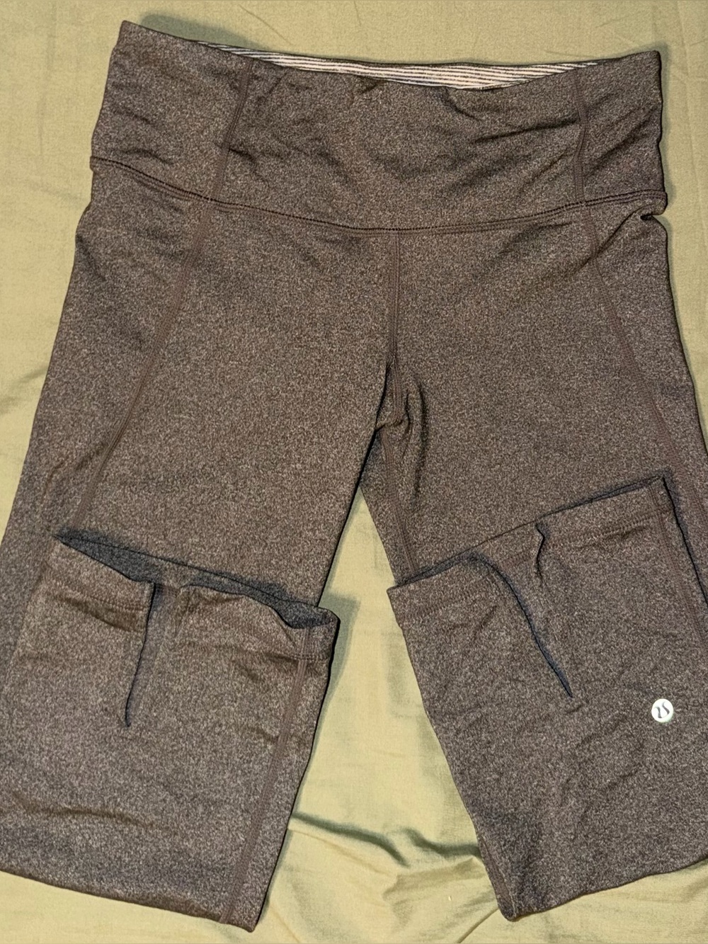 Lulu lemon capris y2k